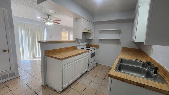 Photo - 123 Prairie Creek Cir