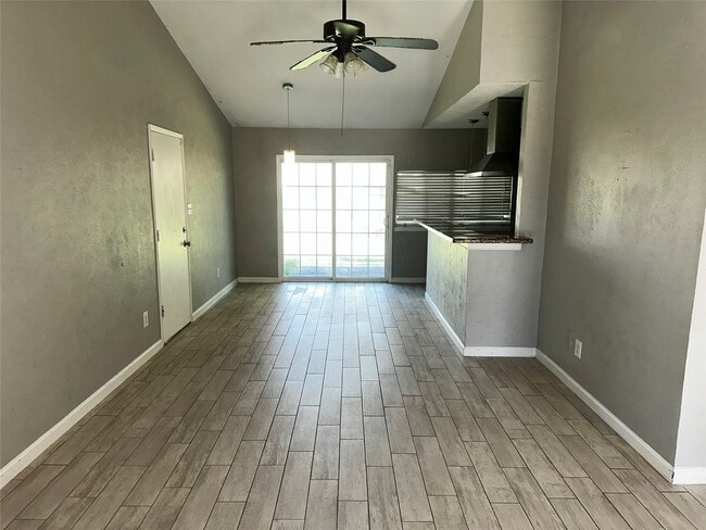 Photo - 635 Jeff Davis Dr