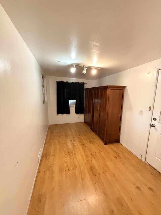 Photo - 254 Shoshone Ln