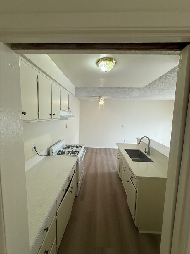 Photo - 1661 W 219th St Unidad 3
