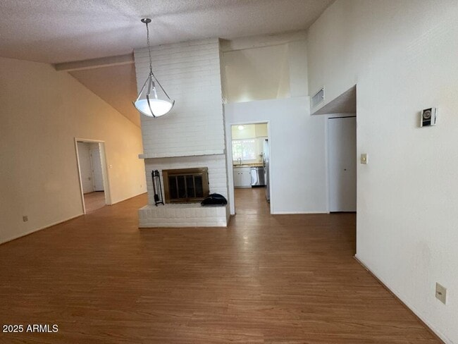 Photo - 433 Meadows Dr