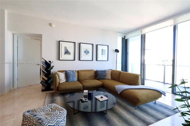 Photo - 68 SE 6th St Unit 3607