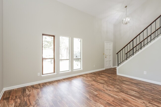 Photo - 6740 Creekmoor Ln