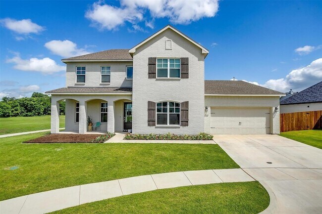 Photo - 524 W Thoroughbred