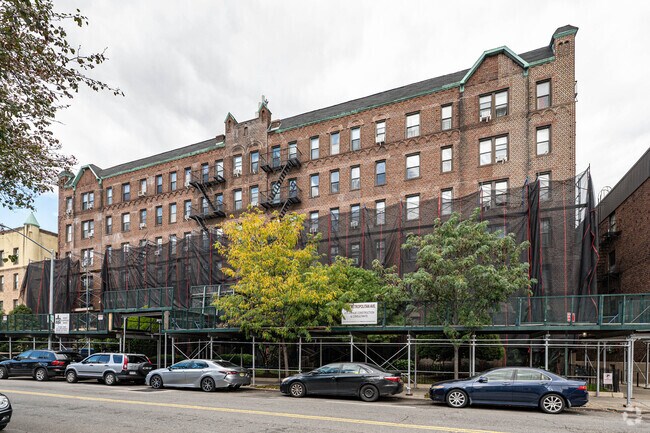 119-37 Metropolitan Ave - 119-37 Metropolitan Ave