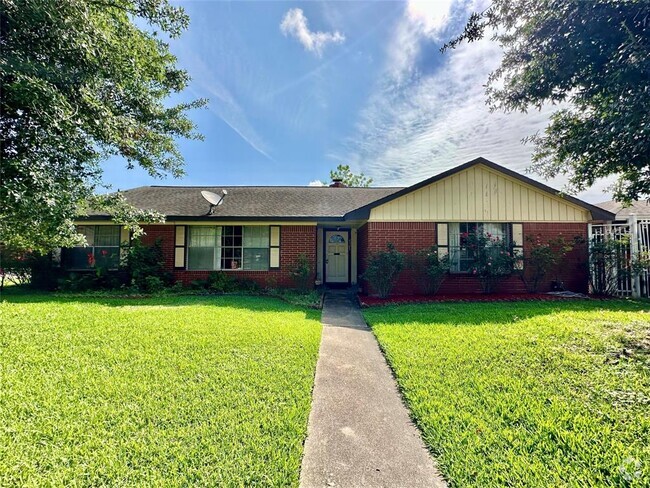 Building Photo - 4303 Balcones Dr Rental