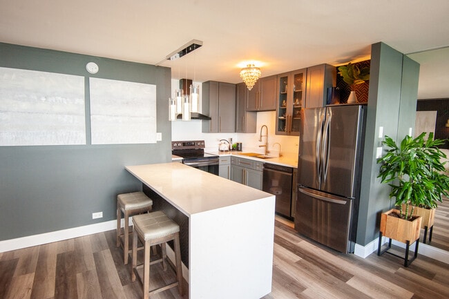 Photo - 655 W Irving Park Rd
