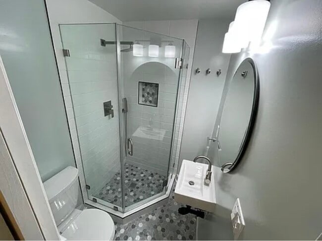 Photo - 22331 Vanowen St