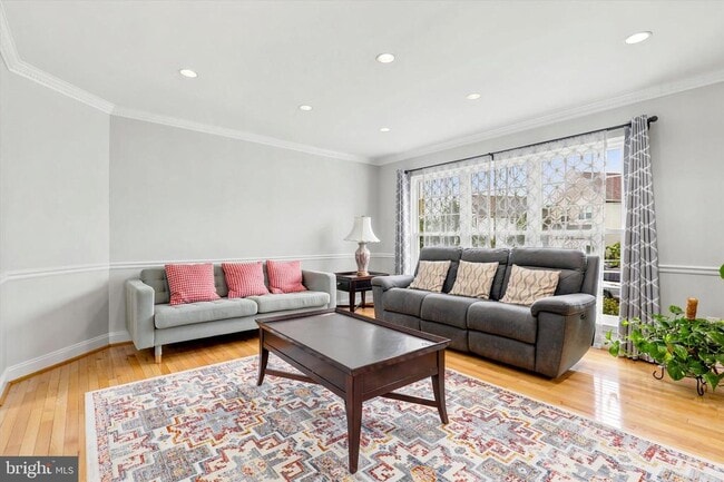 Photo - 438 Candlewood Way