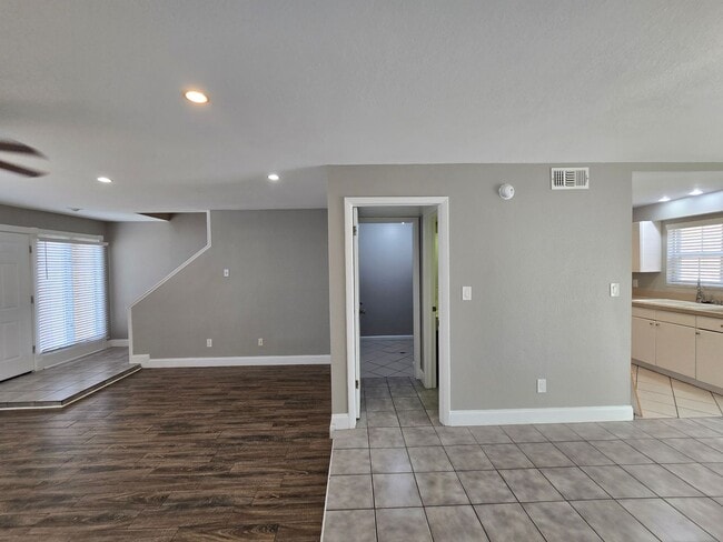 Photo - Arlington Townhome - 3 Bedroom 2.5 Bath