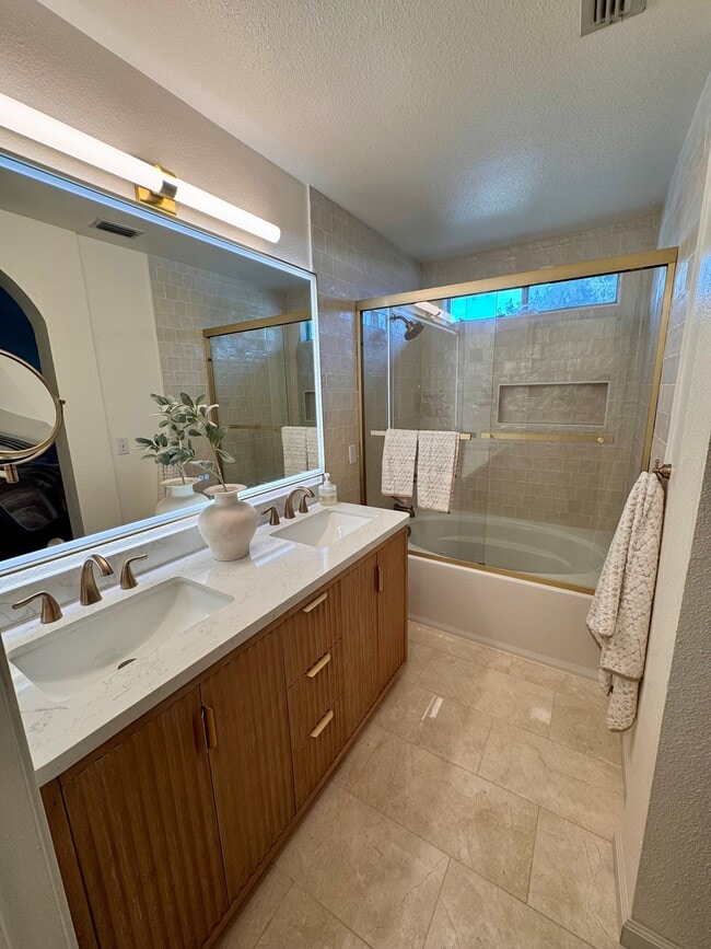 Photo - 5020 Accrington Way