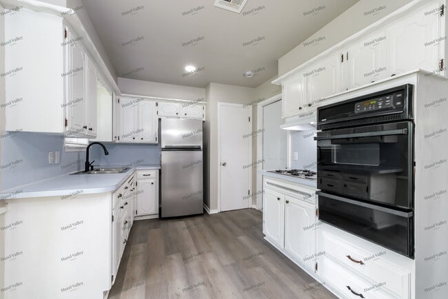 Photo - 3813 Parkwoods Ln