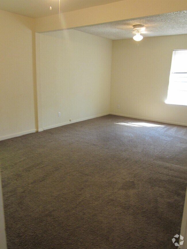 Building Photo - 505 E Lamon St Rental