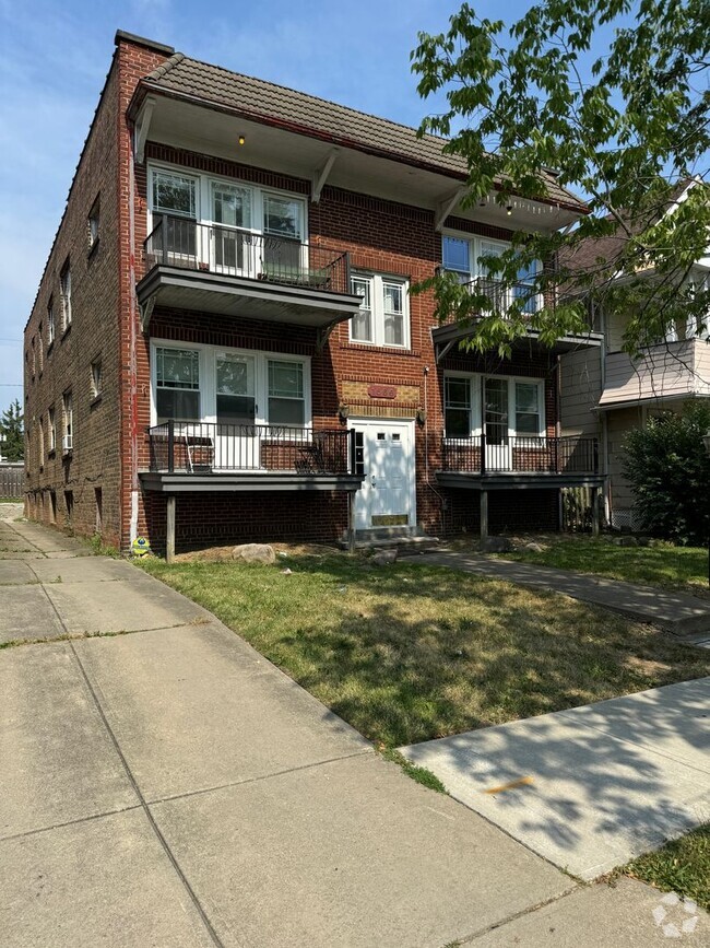 Building Photo - 1566 W 116th St Unit ONE Rental