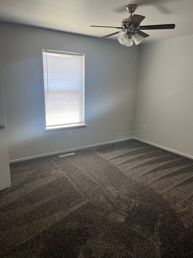 Photo - 400 Morgan Dr