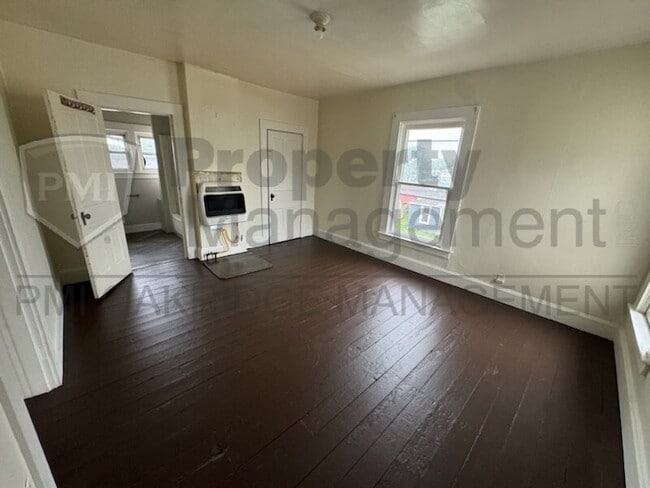 Photo - Upper 1 Bedroom 1 Bath Apartment