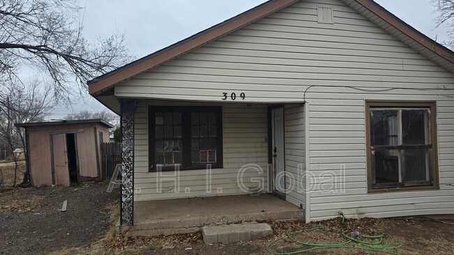 Building Photo - 309 N Florida St