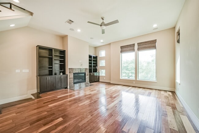 Photo - 5425 Hidalgo St