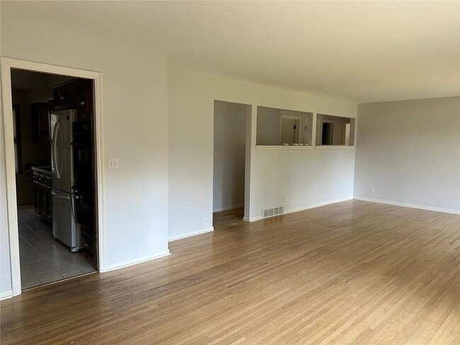 Photo - 5528 Merritt Cir