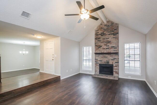 Photo - 2241 Collier Ct