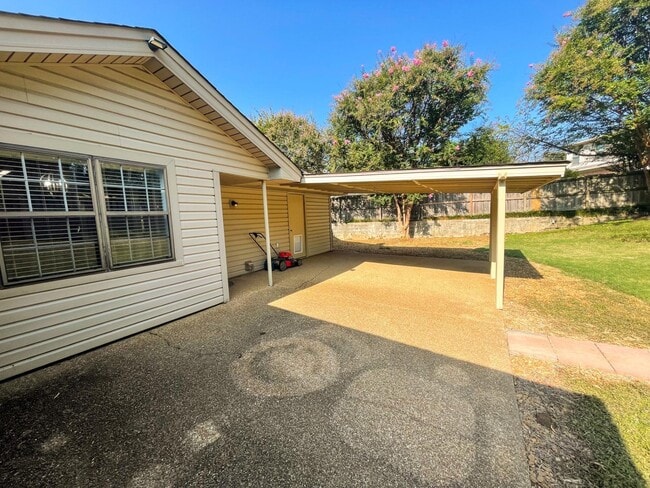 Photo - 5372 Edenshire Cove