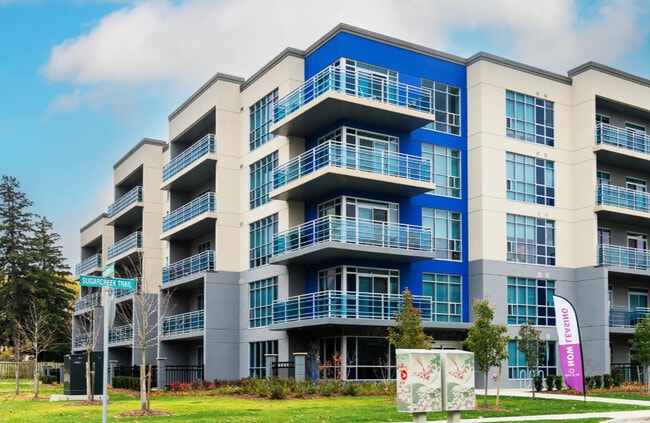 Building Photo - Mosaik