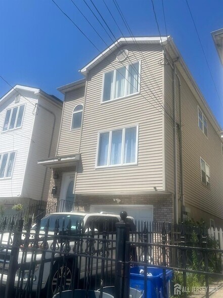 Photo - 1089 Magnolia Ave