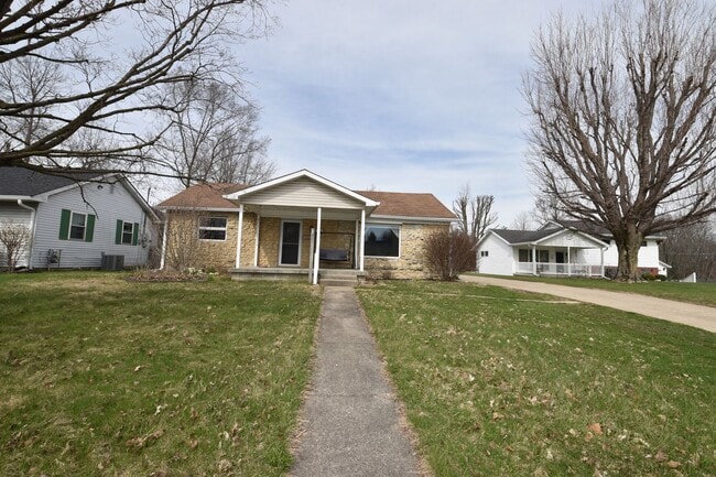 Photo - 3 Bedroom 2 Full Bath Home in Greenfield, Fenced Yard