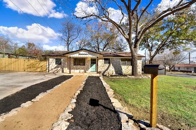 Building Photo - 510 Parkview Blvd