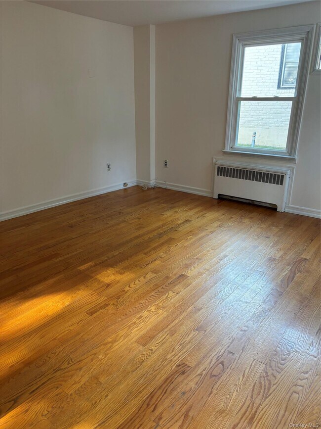 261 Schenck Ave Unit 1st Floor