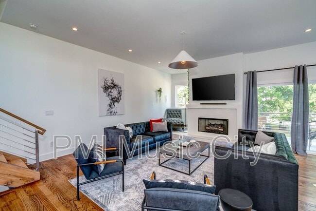 Photo - 938 Southside Pl