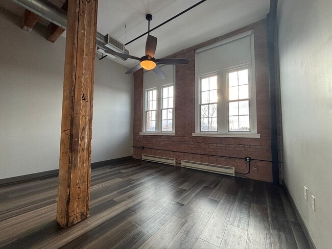 Photo - Oak Knitting Mill