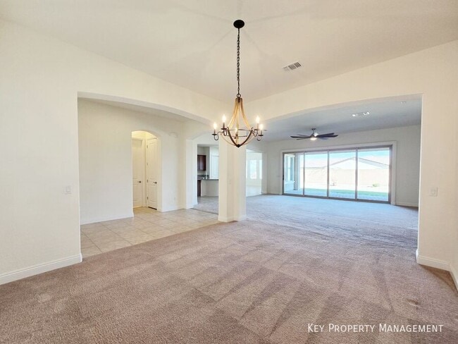 Photo - 8318 Beldina St