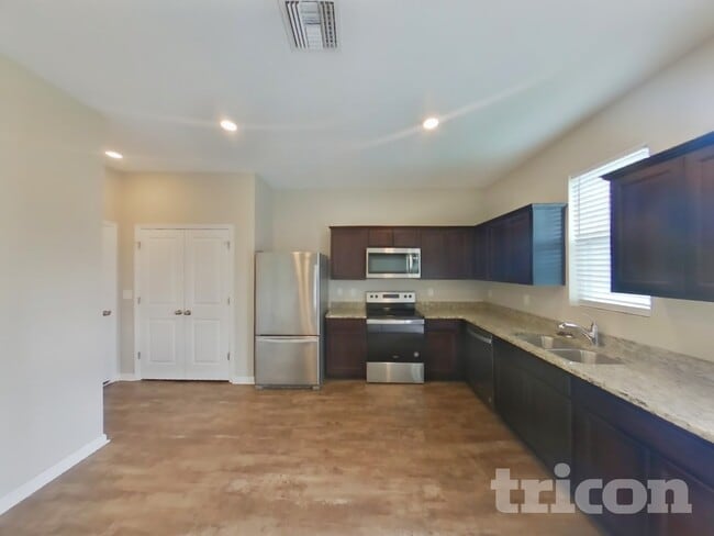 Photo - 34885 Daisy Meadow Loop