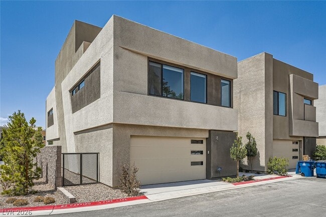 18 Promenade Isle Ln