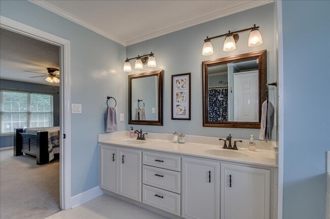 Photo - 1156 Parkside Trail