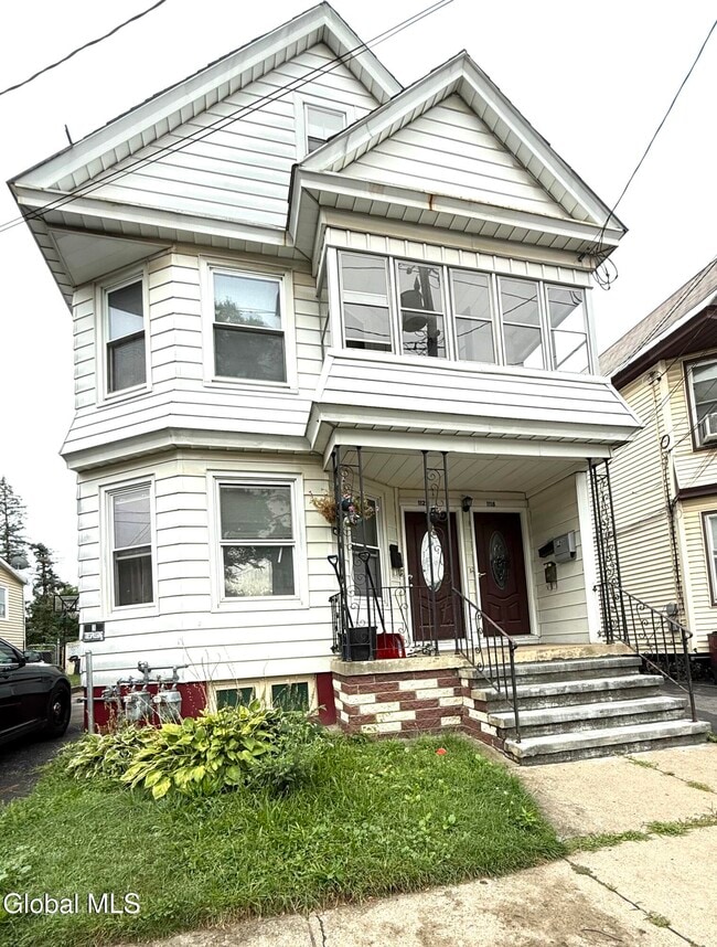 Building Photo - 1118 Pleasant St Rental