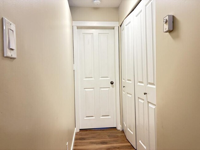 Photo - 2 bedroom in Coquitlam BC V3E 0C9