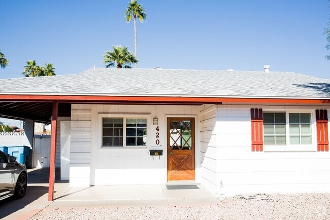 Building Photo - Gorgeous Fully Furnished 3 Bd 2 Bath Vacat... Rental