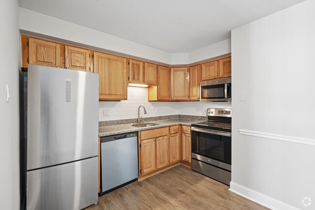 2BR, 1BA - 800SF - Kitchen