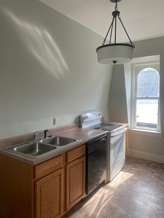 Photo - 1108 W 4th St Unit 3