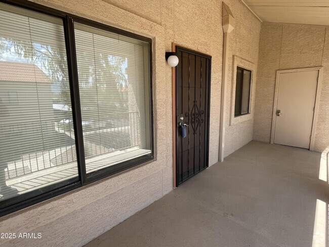 Building Photo - 1440 N Idaho Rd Unit 2053 Rental