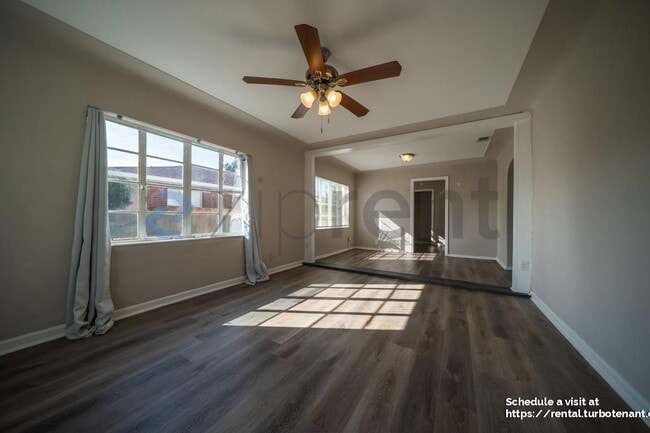 Photo - 925 17th St S