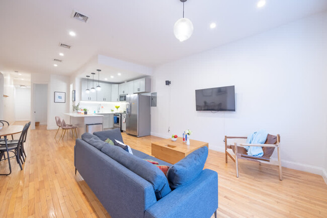 Building Photo - 355 Tompkins Ave Rental
