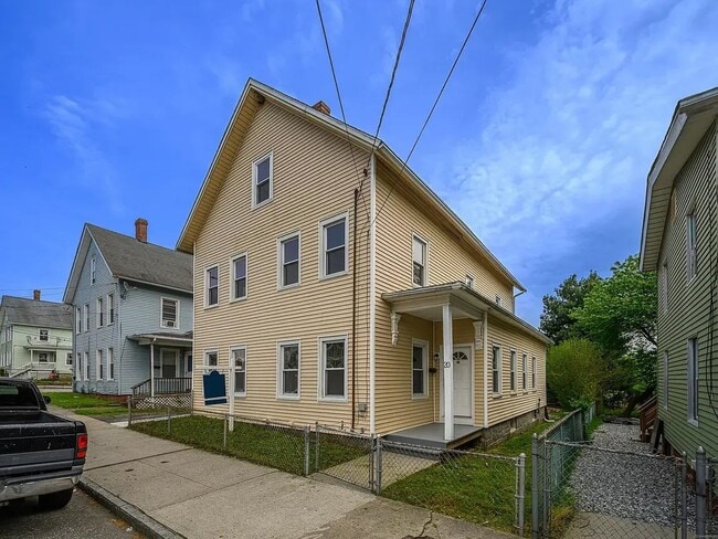 Building Photo - 20 5th St Unit Osher Home Solutions - 20 5th Street