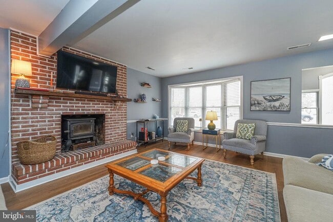 Photo - 211 Queen Anne Rd