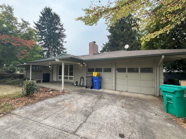 Photo - Classic Comfort: 3-Bed, 1.5-Bath Home with Covered Patio & Deck