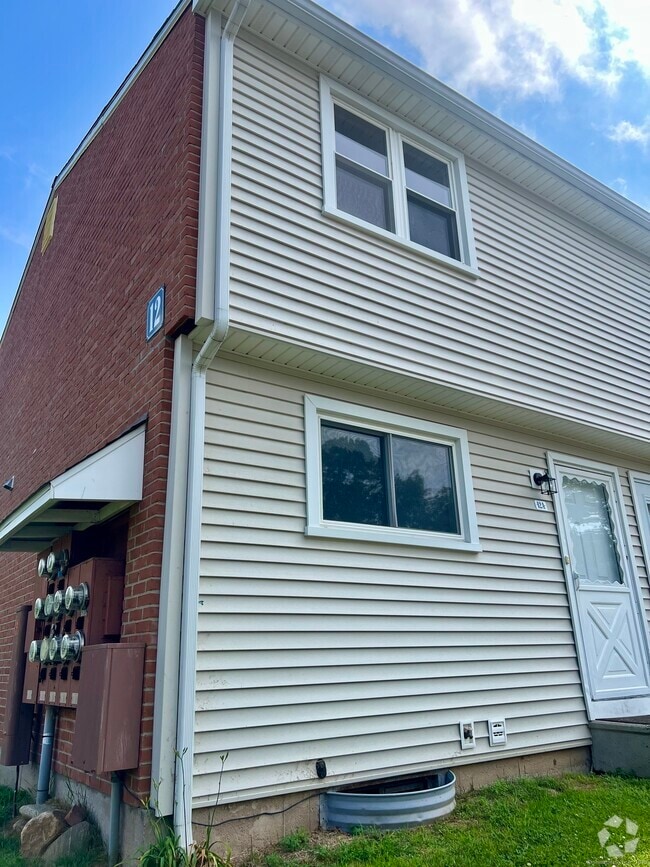 Building Photo - 1081 New Haven Rd Unit APT 12A