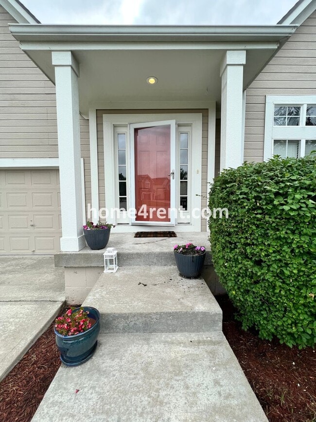 Photo - Updated Kitchen w/ Granite Counters, SS Appliances, Finished Basement and a Fenced Yard!