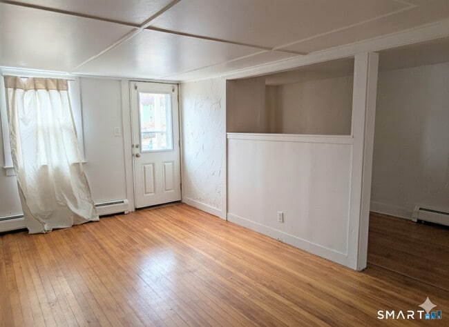 Photo - 71 Bridge St